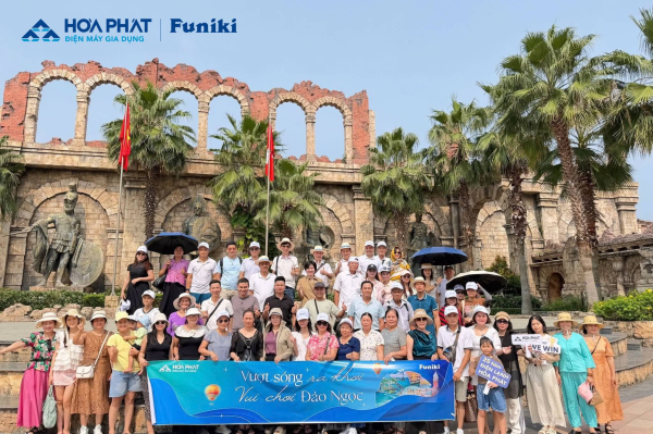 600 khách hàng cùng Hòa Phát - Funiki “Vượt sóng ra khơi – Vui chơi đảo ngọc”